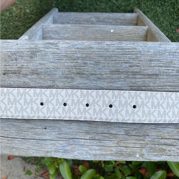 Michael Kors White Logo Adjustable Circle Belt Bag. New! NWT Size Large. - Picture 7 of 11